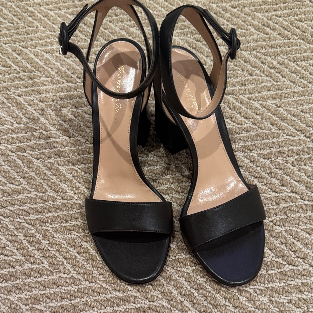 Gianvito Rossi Women's sandals - Picture 8 of 10